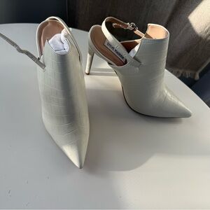 Steve Madden Off-White Croc-Embossed Heels